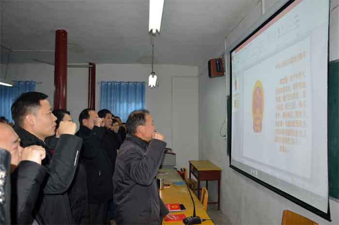 南阳经济贸易学校举行宪法宣誓活动,南阳经济贸易学校招生网